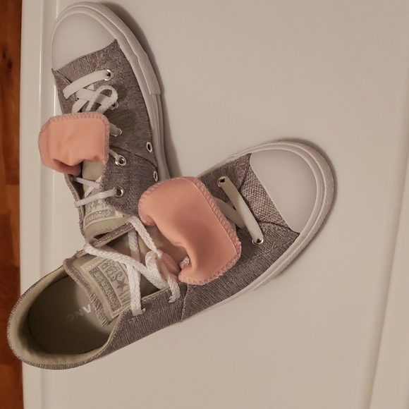 NWT Converse , double tongue sneakers, two-tone - Picture 7 of 8